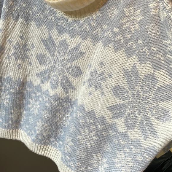 Cropped knot holiday sweater - Picture 2 of 2